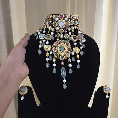 Multi stone choker primary image