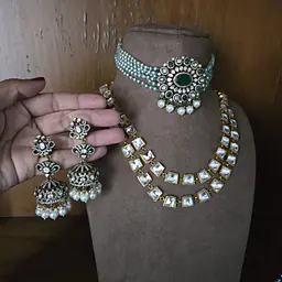 Emerald choker with kundan 2 lines - Master