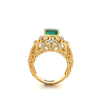 Emerald RING secondary image