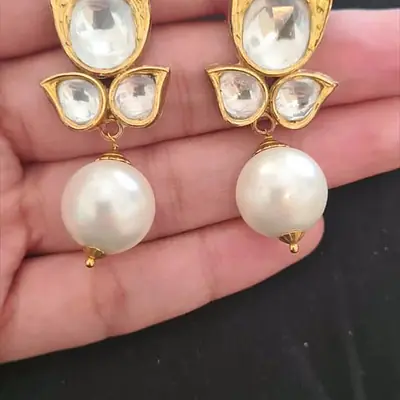 Kundan studs Set in 22carat gold primary image