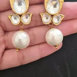 Kundan studs Set in 22carat gold - Master