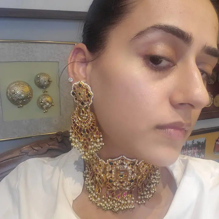 Sultana Noor Choker - Master