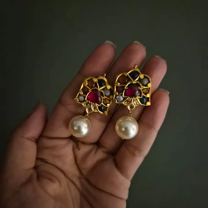 Navira Gem studs - Master