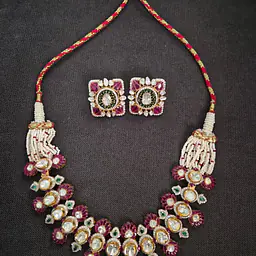 Gulnaar Studs - Master