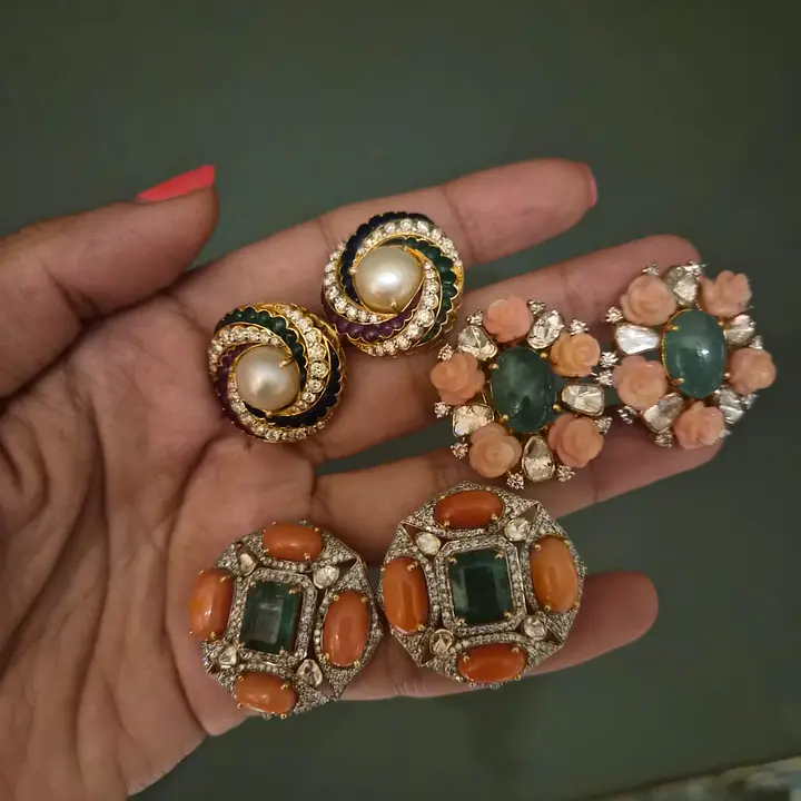 Pearl Spiral Studs - Master