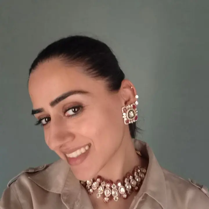 Raniya Studs - Master