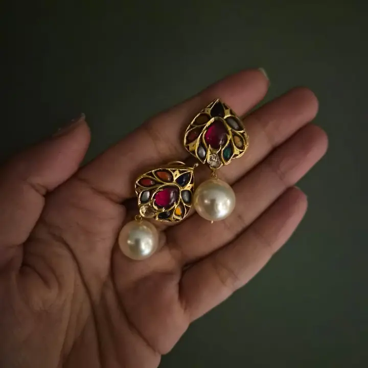 Ruhara Pearl Studs - Master