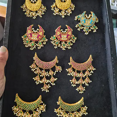 Qamar Royale Hair Clips primary image