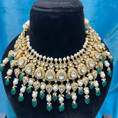 Elara Emerald Polki Bridal Set primary image