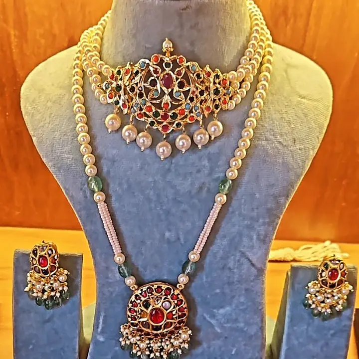 Noor-e-Zar Pendant Set - Master