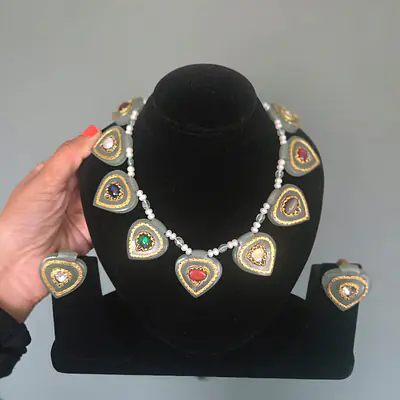 Meher Noor Pendant Set primary image