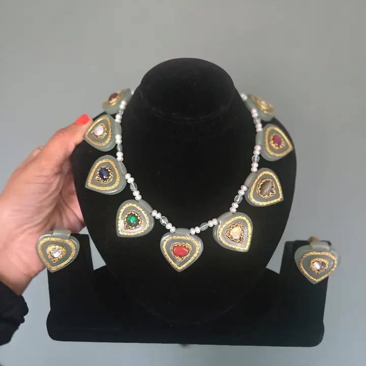 Meher Noor Pendant Set - Master