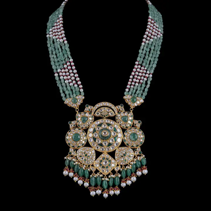 Panna Gulzar Pendant Necklace - Master