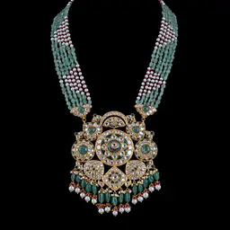 Panna Gulzar Pendant Necklace - Master