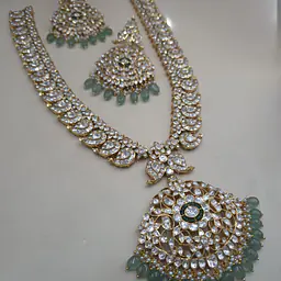 Emerald Noor Haar - Master