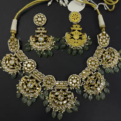 Chand set primary image