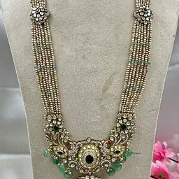 SILVER pendant set with pearls and emeralds - Master