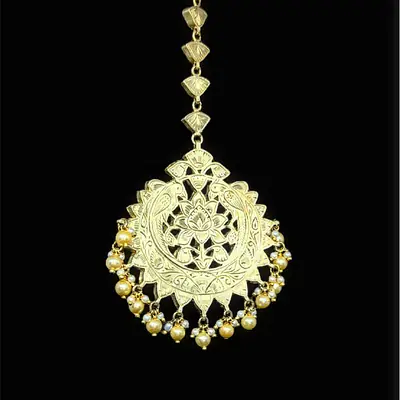 Gold kundan tikka primary image