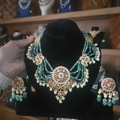 Jadau set in 22carat gold primary image